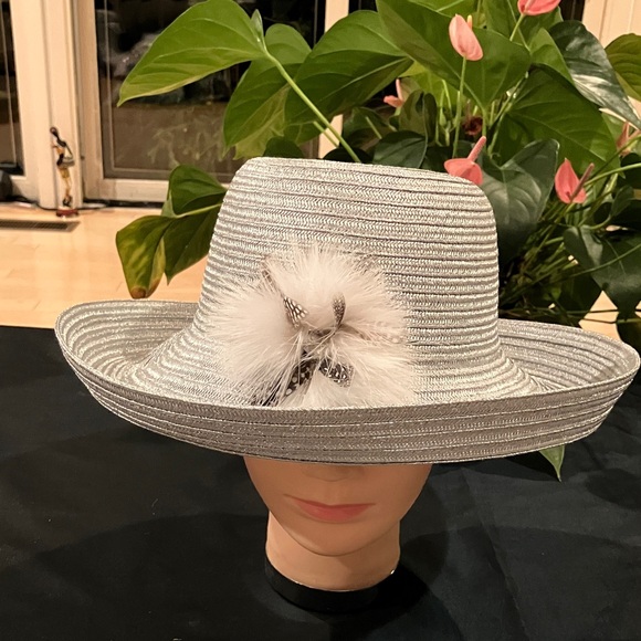 Elegant Metallic Silver Women's Hat with Feather Accent - Picture 1 of 5